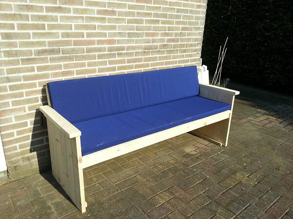 Houten tuinbank.