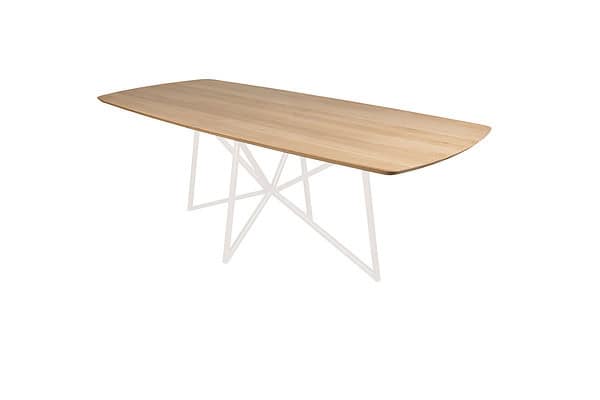 Deens ovale eikenhouten eettafel.