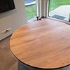 Eettafel rond eiken.