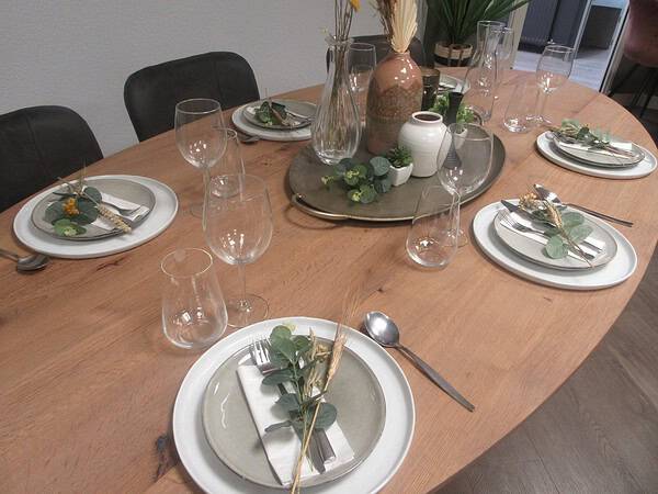 Eiken tafel ovaal.