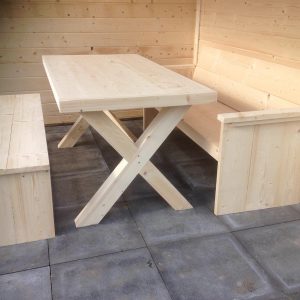 Houten tuintafel.