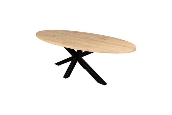 Ovale eiken tafel.