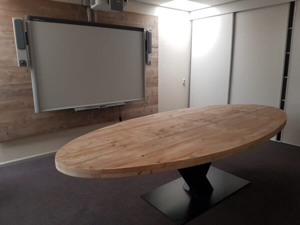 Ovale tafel steigerhout.