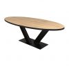 Ovale vergadertafel.