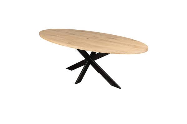 Ovalen eettafel.