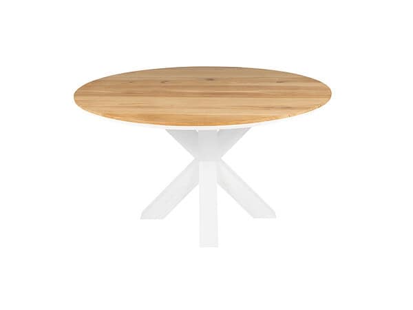 Ronde eiken eettafel.