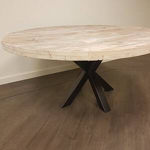 Ronde steigerhouten tafel.