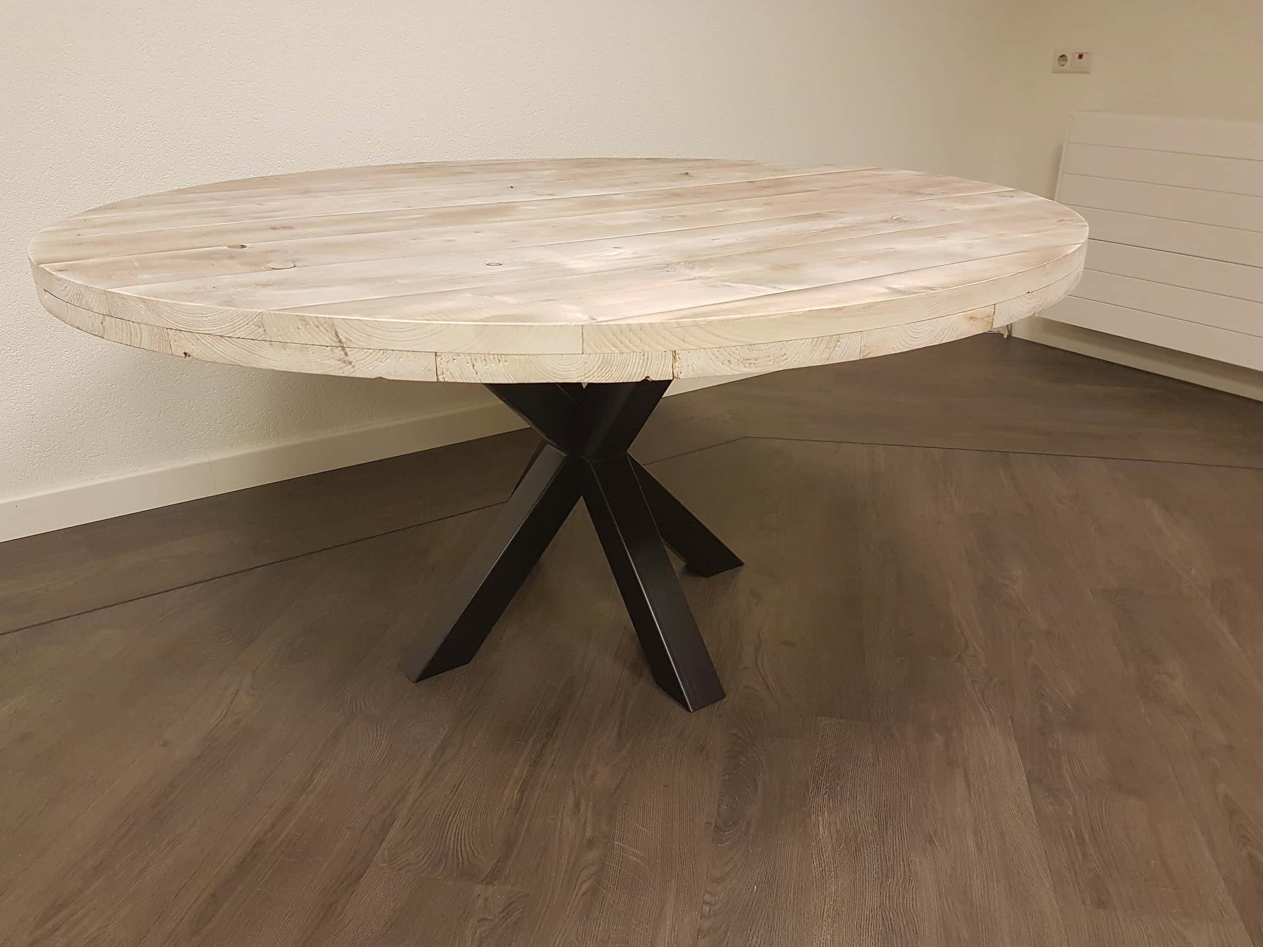 Voel me slecht Berri Uitleg Ronde steigerhouten tafel - Mooie ronde houten tafels op maat!