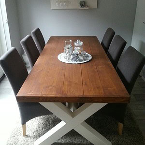 Steigerhouten kruispoot tafel.