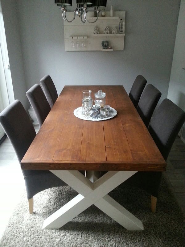 Steigerhouten kruispoot tafel.