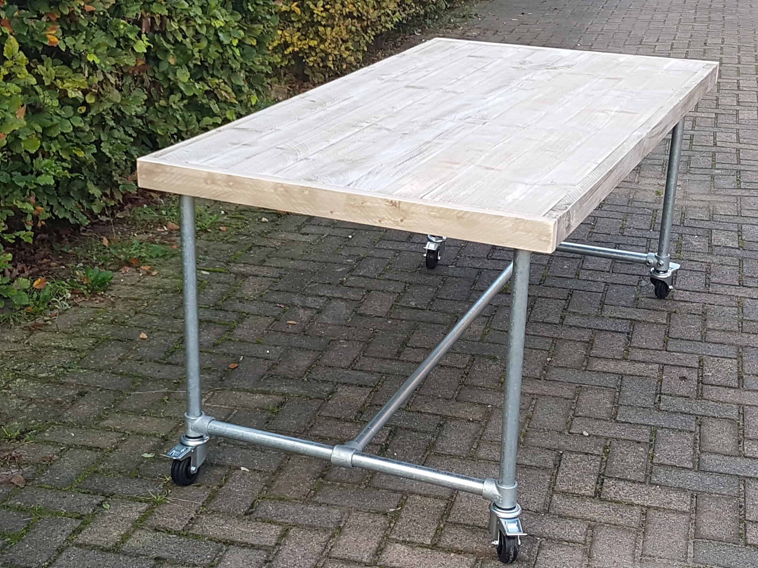 rust ruimte Distributie Houten tuintafel op maat - Goedkope Steigerhouten Meubelen