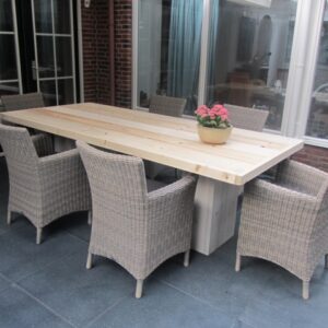 Steigerhouten vergadertafel.