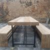 Tafel met zwart steigerbuis frame