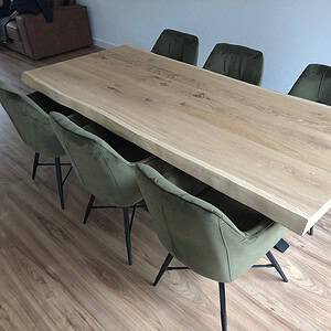 Eiken boomstamtafel.