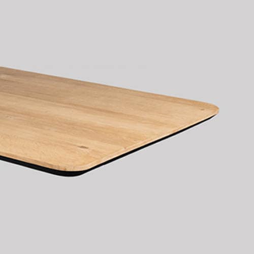 Het onderste gedeelte van de facet rand mag zwart geschilderd worden