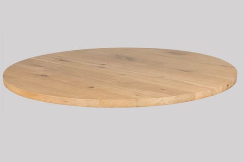 De rechte rand in dezelfde kleur als het bovenblad