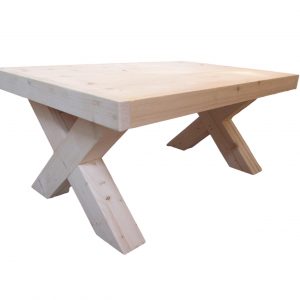 Steigerhouten salontafel met houten kruizen.