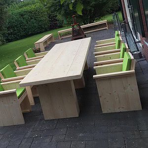 Steigerhouten tuinset.