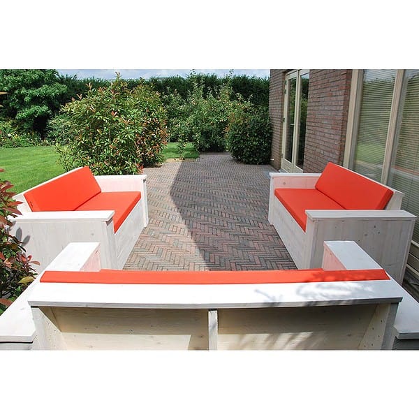 Loungebank hout in tuin