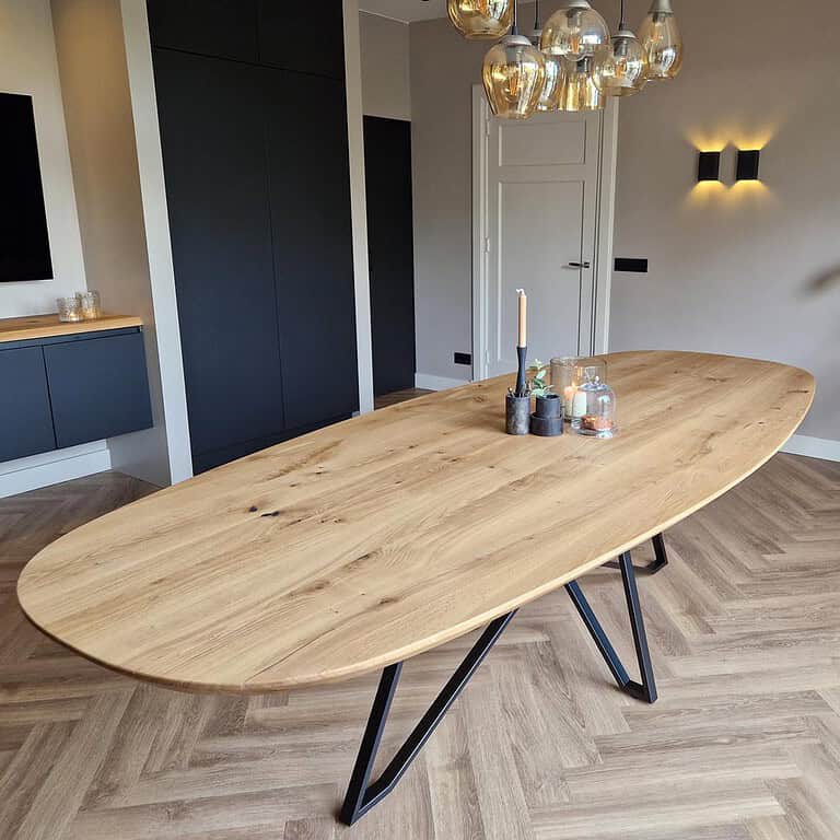Deens ovale eiken tafel uit voorraad leverbaar met verschillende poten