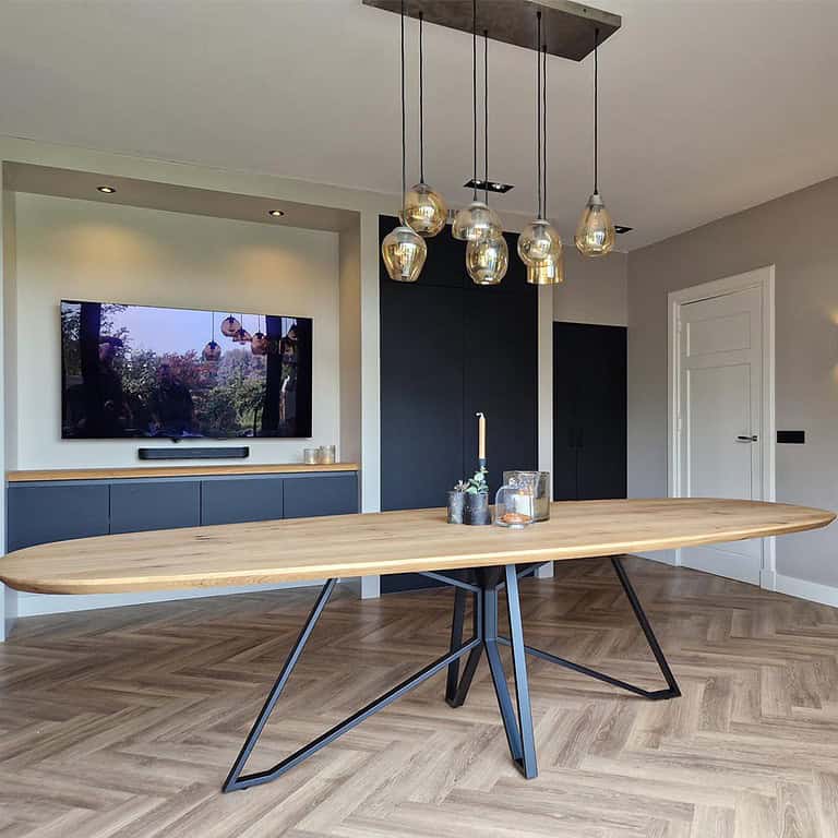Deens ovale eiken tafel uit voorraad leverbaar met verschillende poten