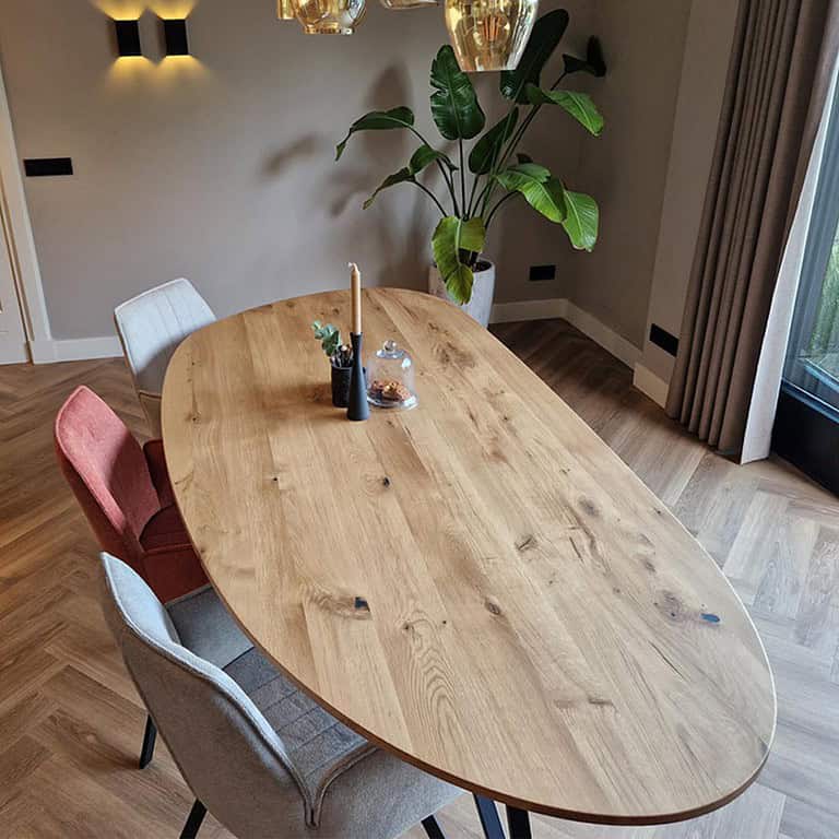 Eettafel organische vorm uit voorraad leverbaar - op maat gemaakt