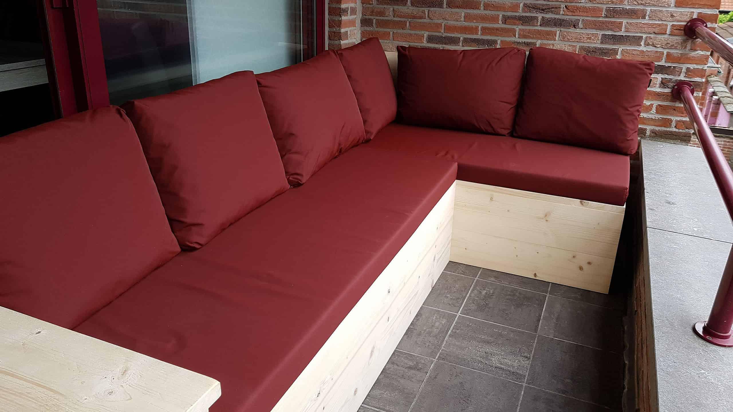 Hoekbank zonder armleuningen.