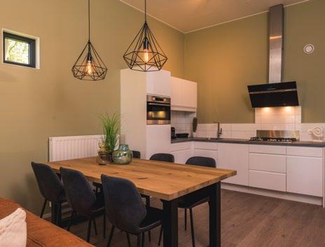 Eiken eettafel.
