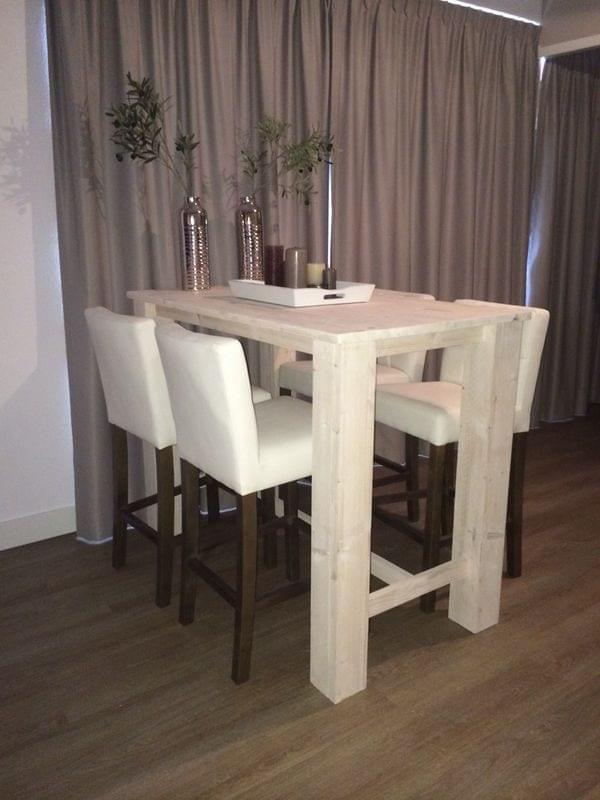 Steigerhouten bartafel.