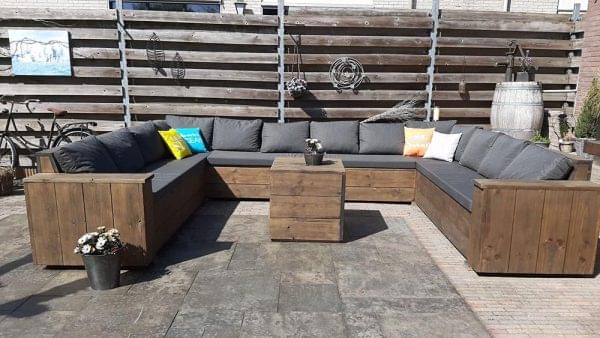 Lounge-U-bank