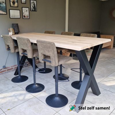 Hoge tuintafel