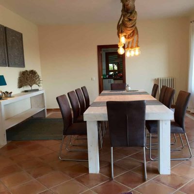 Steigerhouten eettafel.