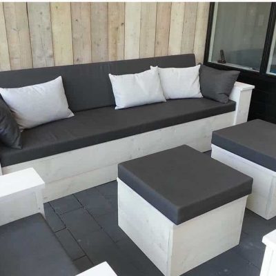 Steigerhouten-loungebank-met-kussens